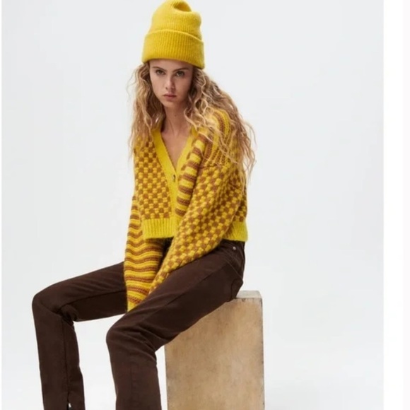 ZARA Bloggers Favorite Combination Jacquard Knit Cardigan Yellow Mustard c3. - Picture 15 of 16